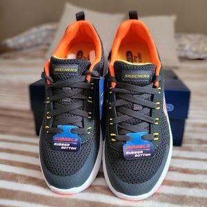 Skechers Size 4 NWB